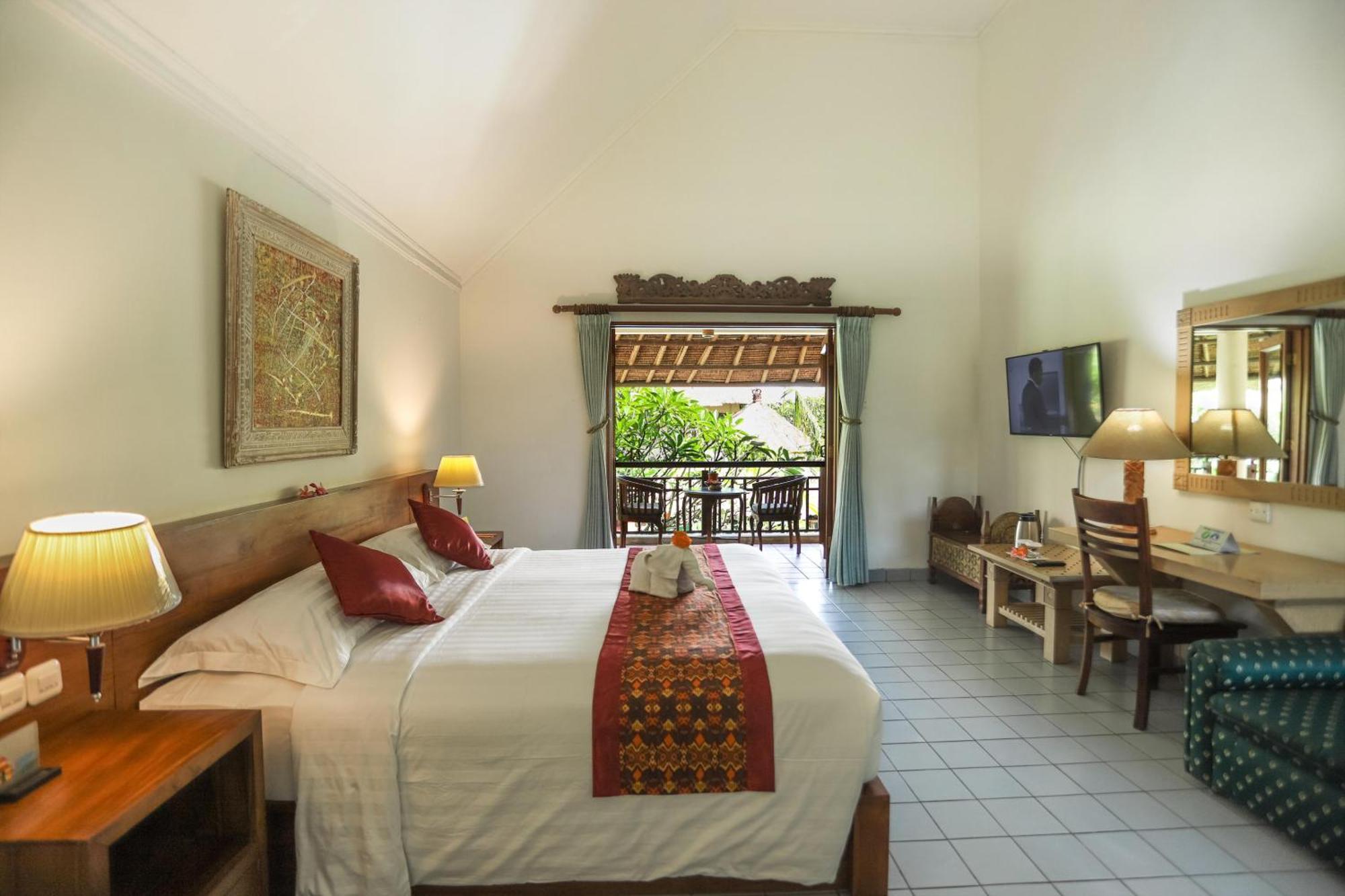 Deluxe Double or Twin Room Pool View